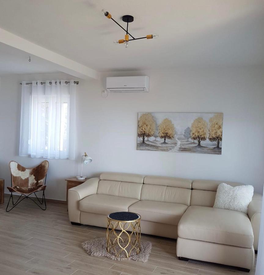Apartmani Tin Starigrad Exterior photo